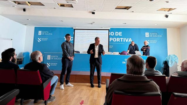 Reunión de Rafa Domínguez con los vecinos de Fernando Olmedo