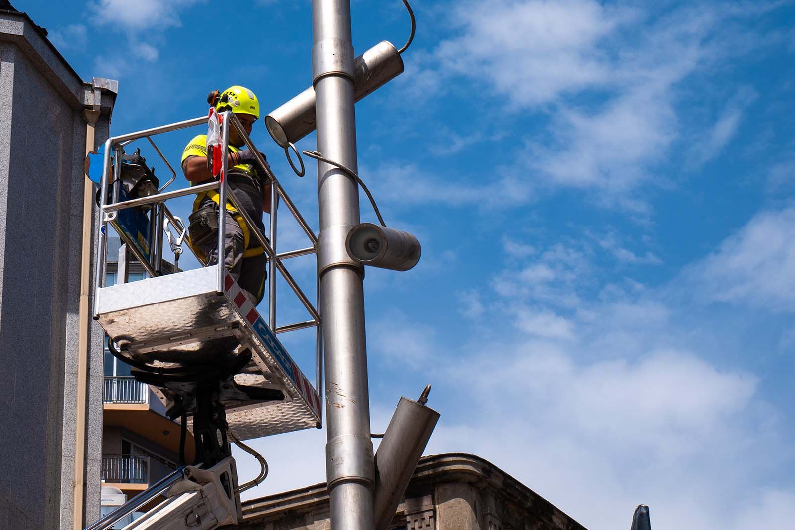 Trabajos de cambio a LED del alumbrado en el centro de la ciudad