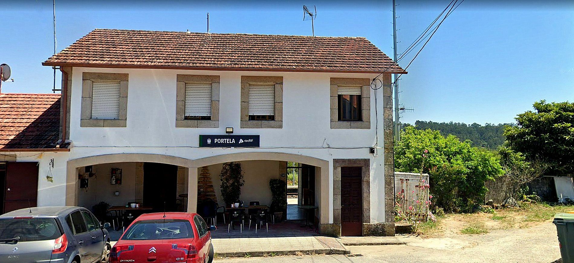 Unanimidad en Barro para exigir al Gobierno central la recuperación de la estación de tren de Portela