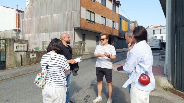 Reunión de Iván Puentes con veciñanza de Mollavao