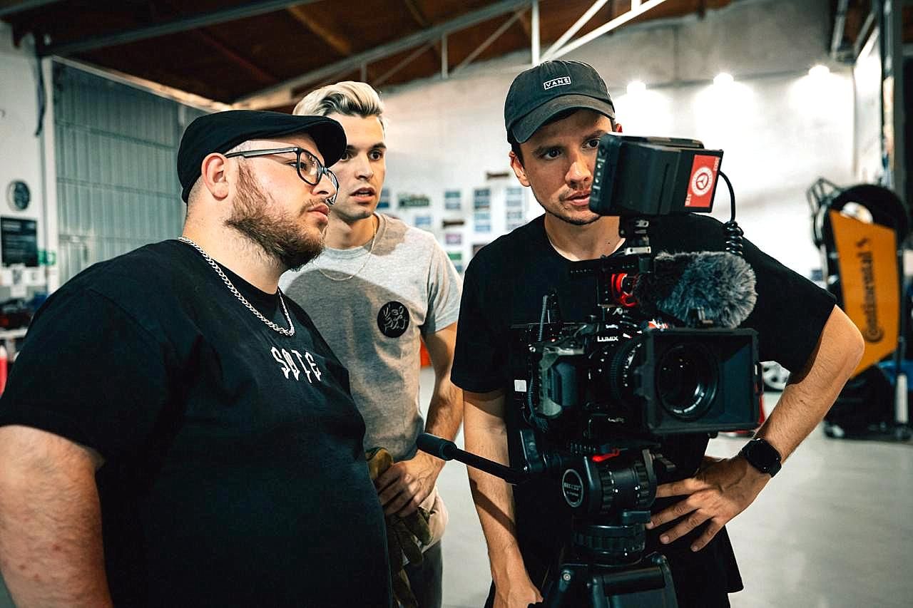 Equipo técnico en el rodaje del documental sobre Panadería Acuña