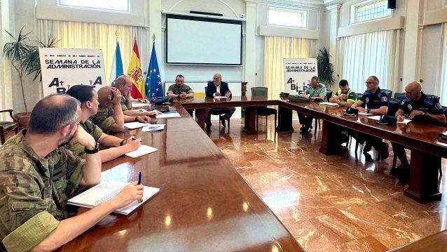 Abel Losada presidiu a reunión para coordinar os actos de exhibición do 60 aniversario da Brilat Abel Losada presidiu a reunión para coordinar os actos de exhibición do 60 aniversario da Brilat