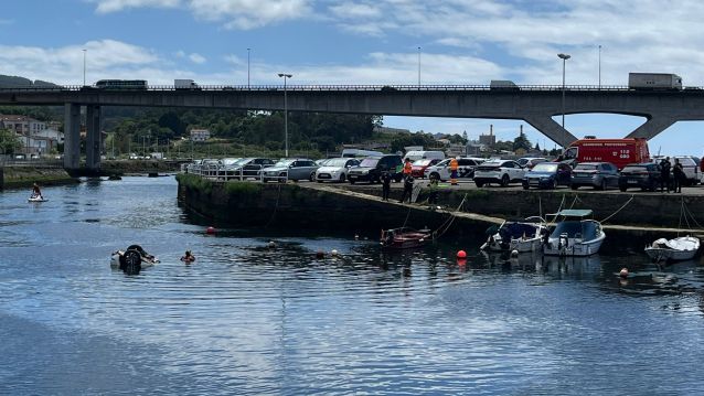 Cae un coche al mar en As Corvaceiras