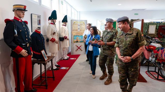 Visita de la ministra de Defensa, Margarita Robles, a la Brilat