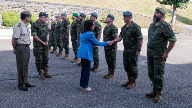Visita de la ministra de Defensa, Margarita Robles, a la Brilat