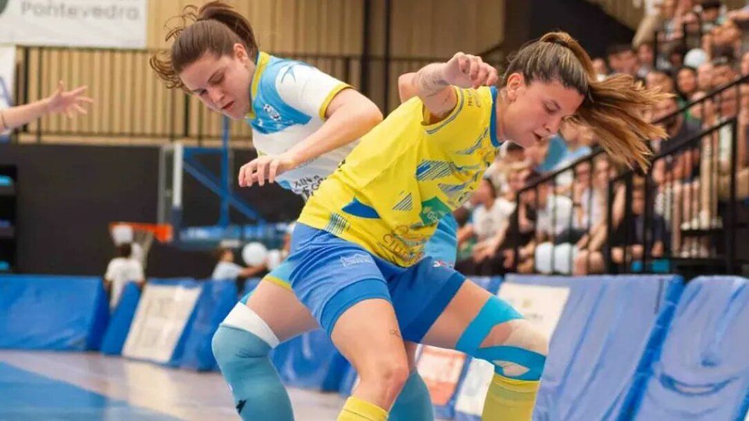 Encontro entre CD Salesianos Puertollano e Marín Futsal