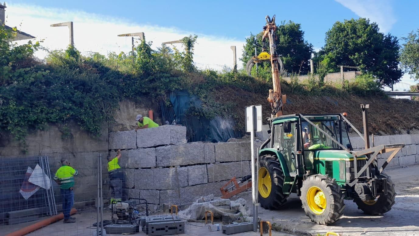 Construción dun muro contención na rúa Alemaña