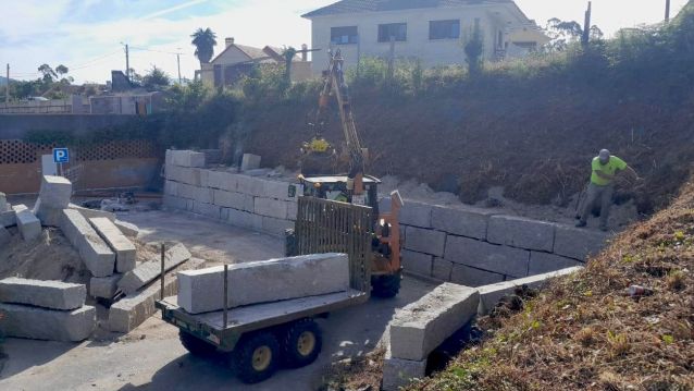 Construción dun muro contención na rúa Alemaña