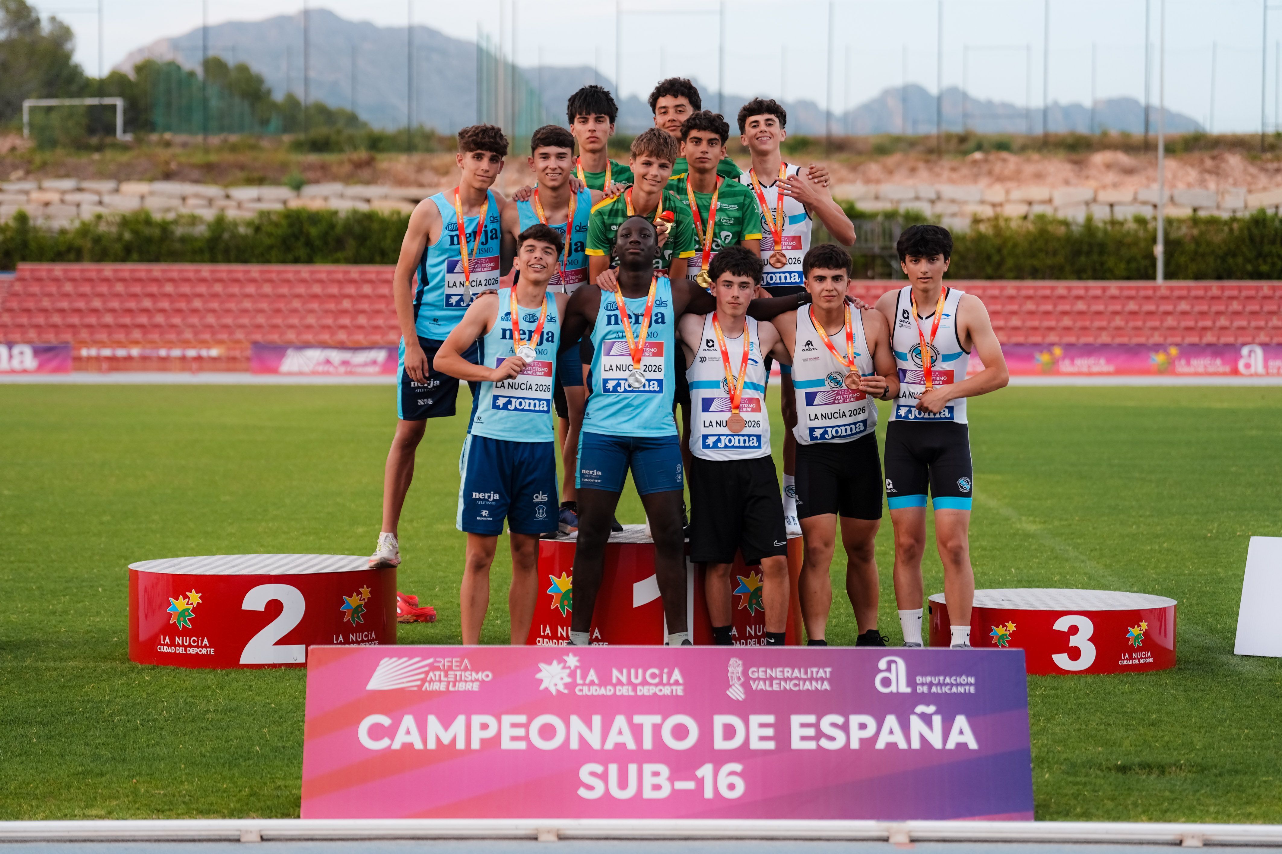 A remuda 4x100 da Gimnástica, bronce no Nacional Sub16