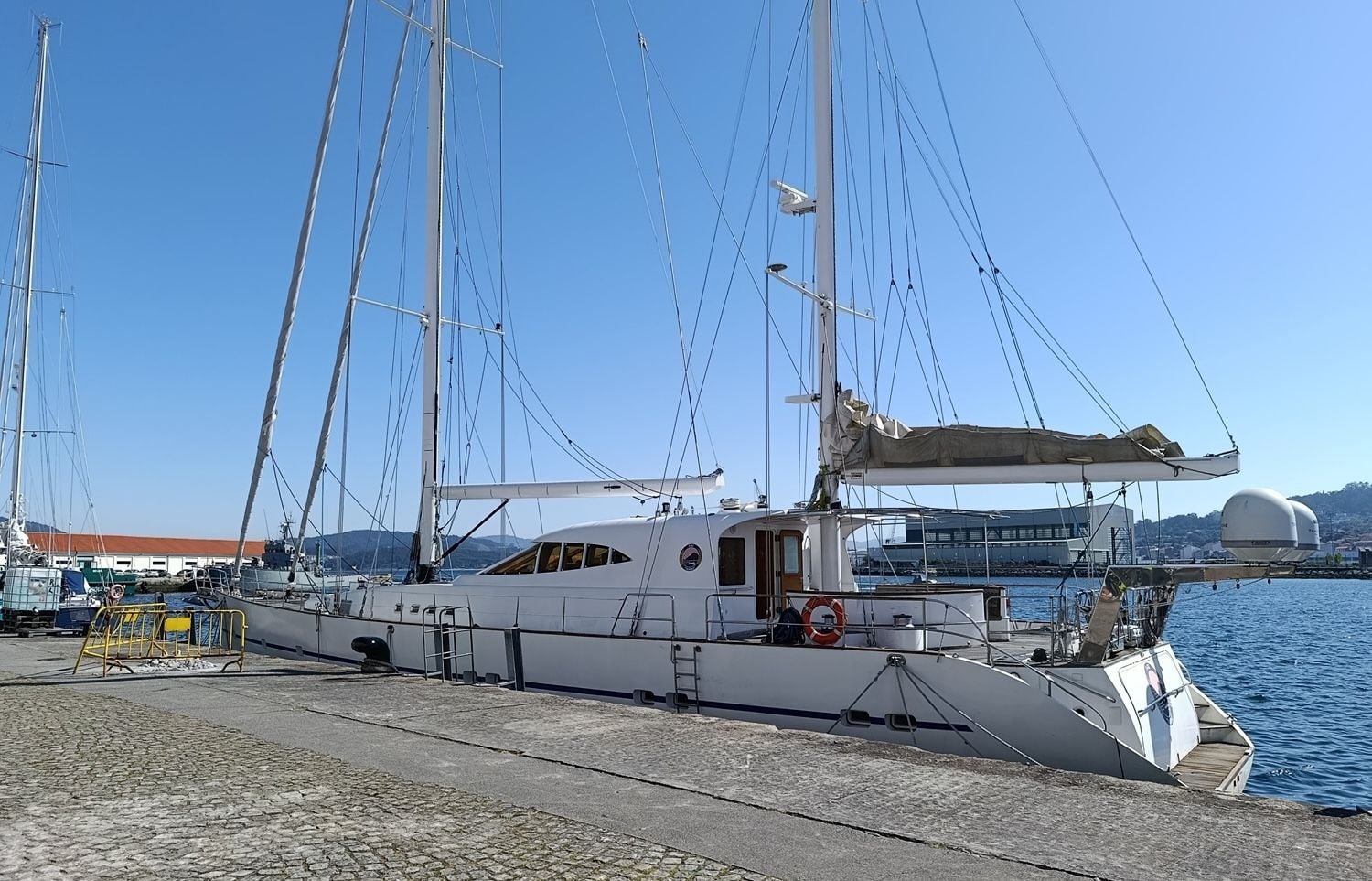 Velero "Tambo" poxado polo Plan Nacional Sobre Drogas