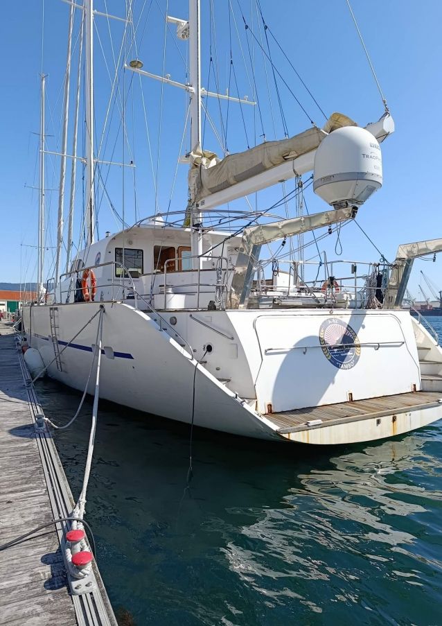 Velero "Tambo" poxado polo Plan Nacional Sobre Drogas