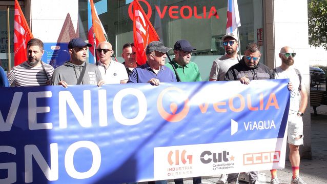 Concentración de los trabajadores de Veolia por un convenio digno Concentración de los trabajadores de Veolia por un convenio digno
