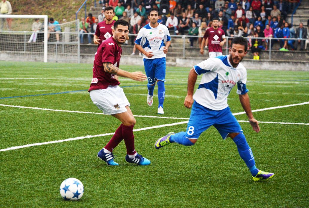 Partido amistoso entre Marcón Atlético y Pontevedra en O Carrasco