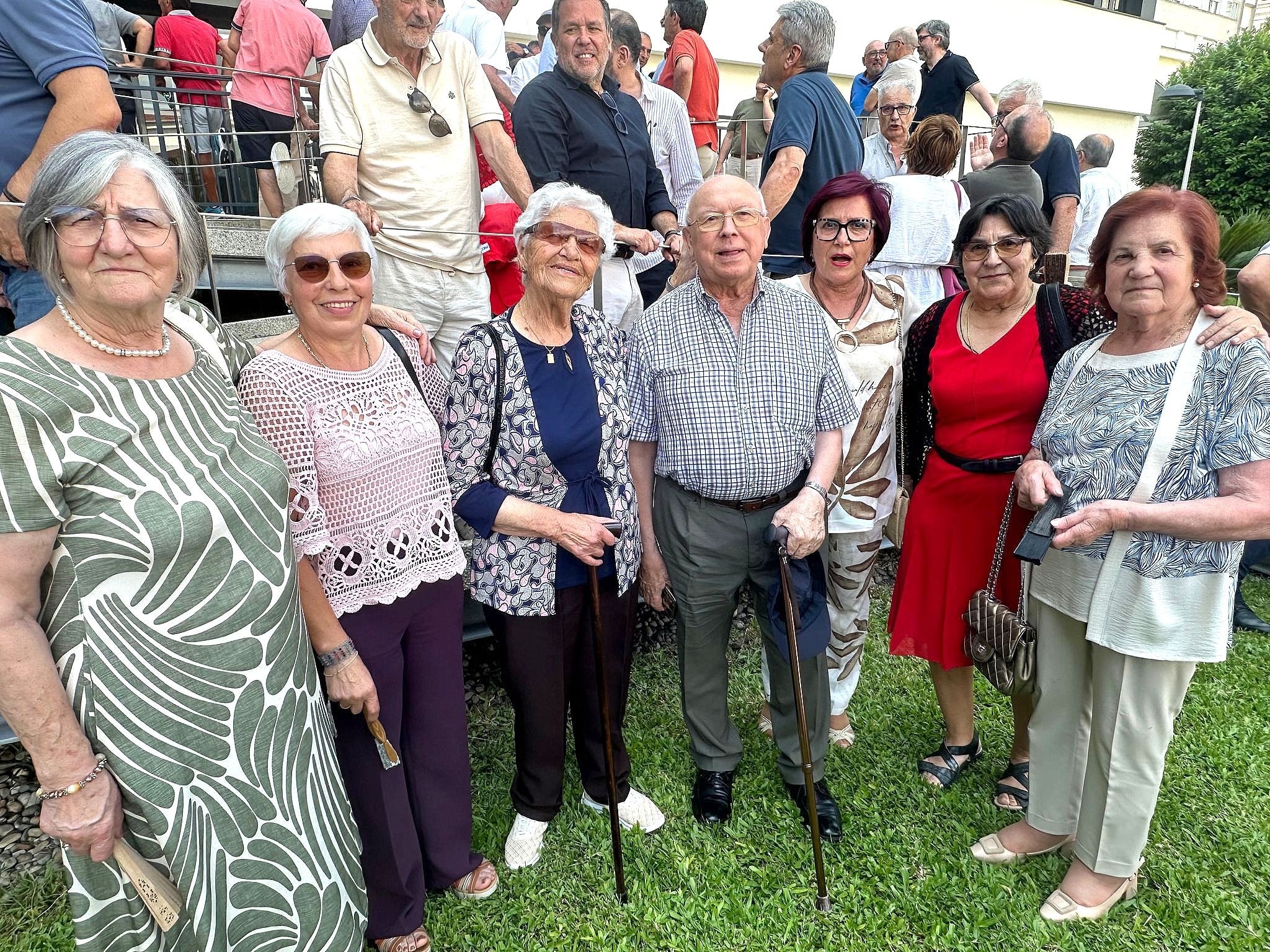 Asistentes al encuentro de ex estudiantes de la residencia Asistentes al encuentro de ex estudiantes de la residencia