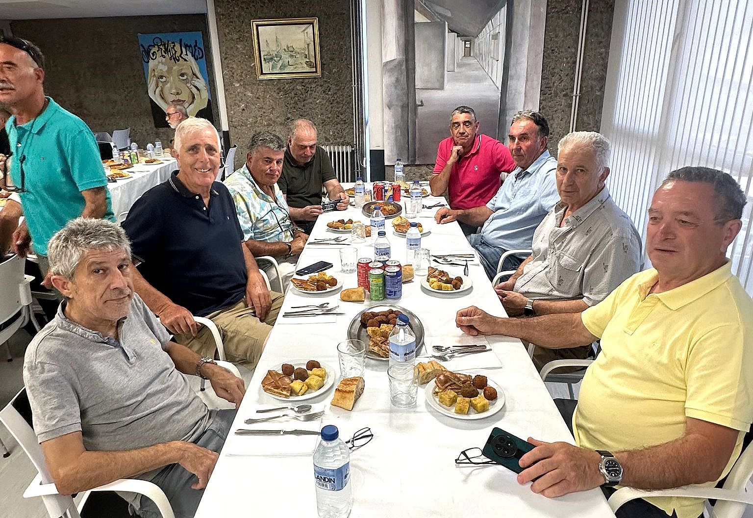 Comida de ex estudiantes de la residencia de la avenida de Vigo Comida de ex estudiantes de la residencia de la avenida de Vigo
