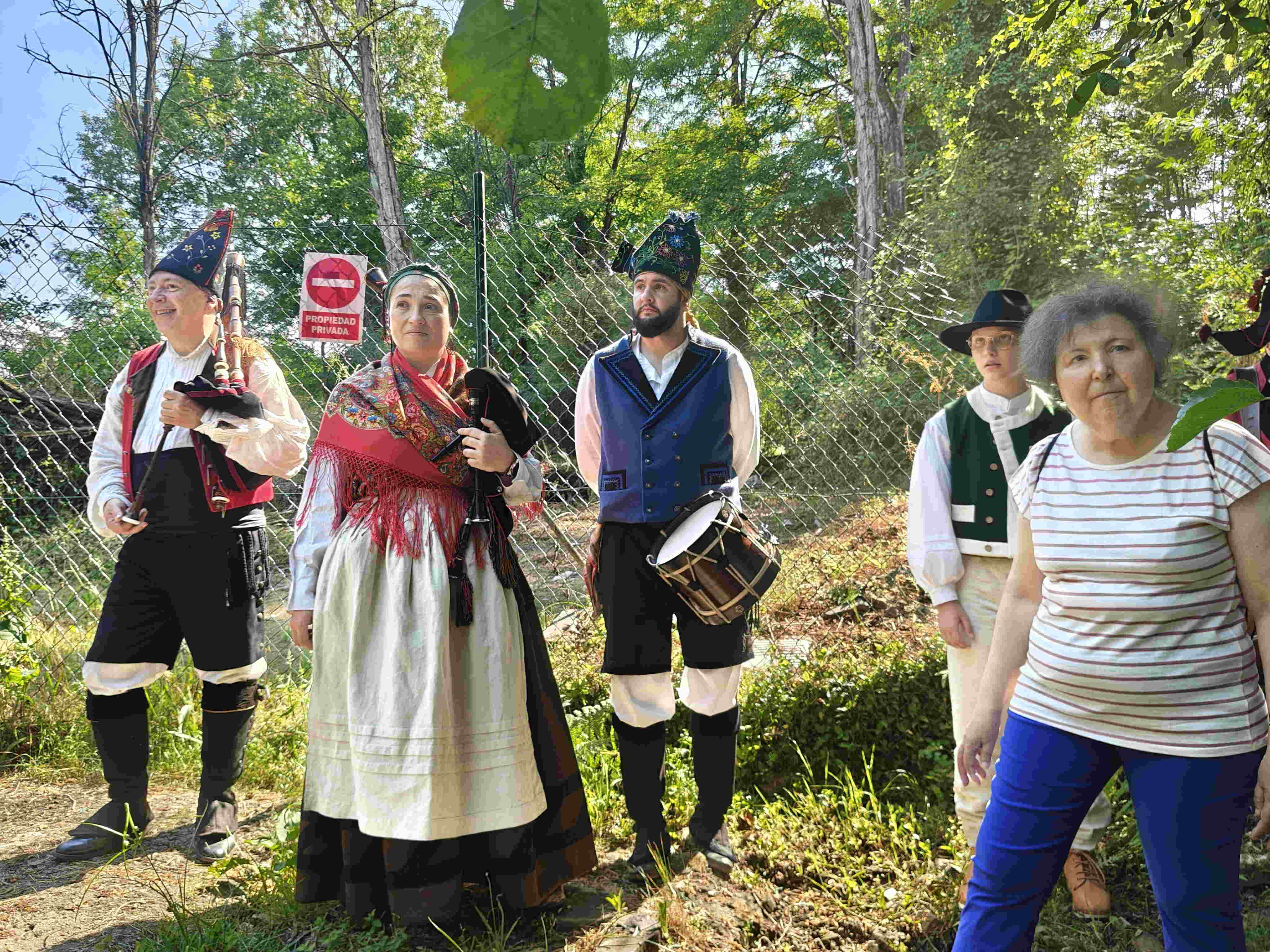 X Roteiro Teatralizado e Musicalizado Camiño,s por Salcedo X Roteiro Teatralizado e Musicalizado Camiño,s por Salcedo