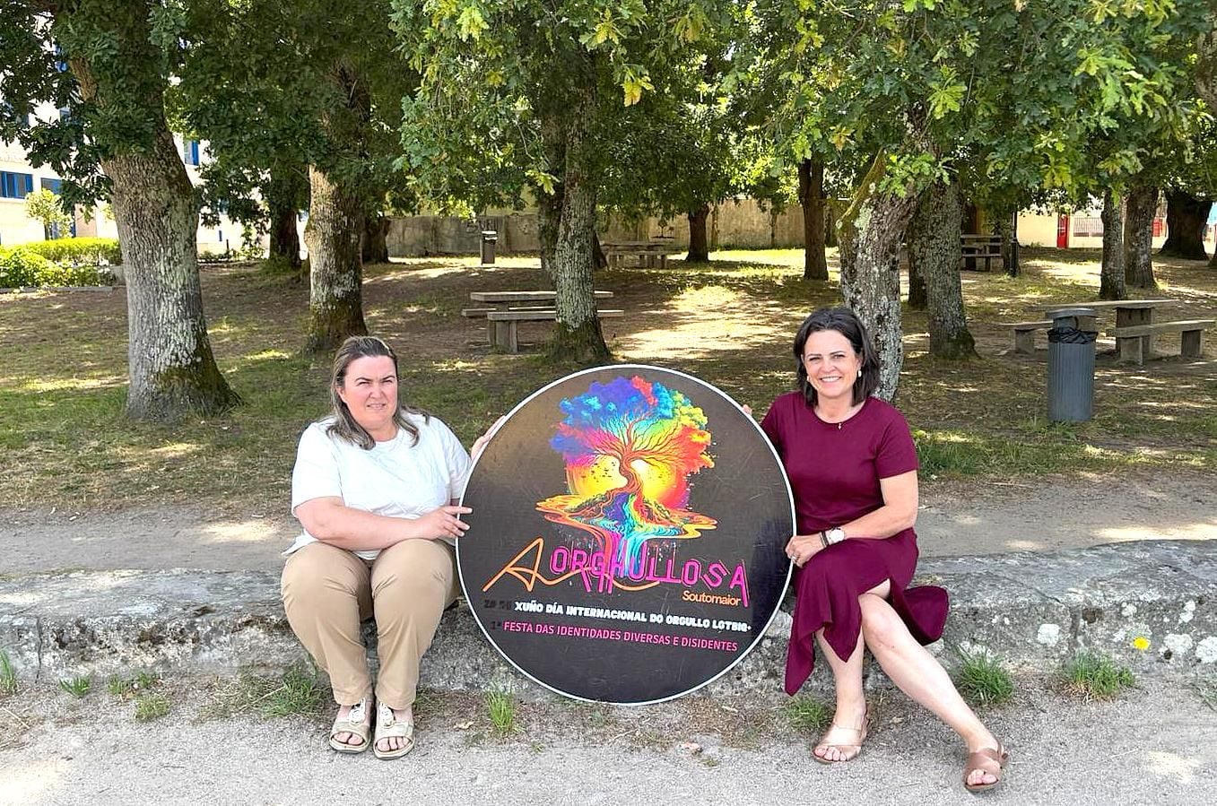 Rosana Martínez Boullosa y Rosana Comesaña presentando A Orghullosa