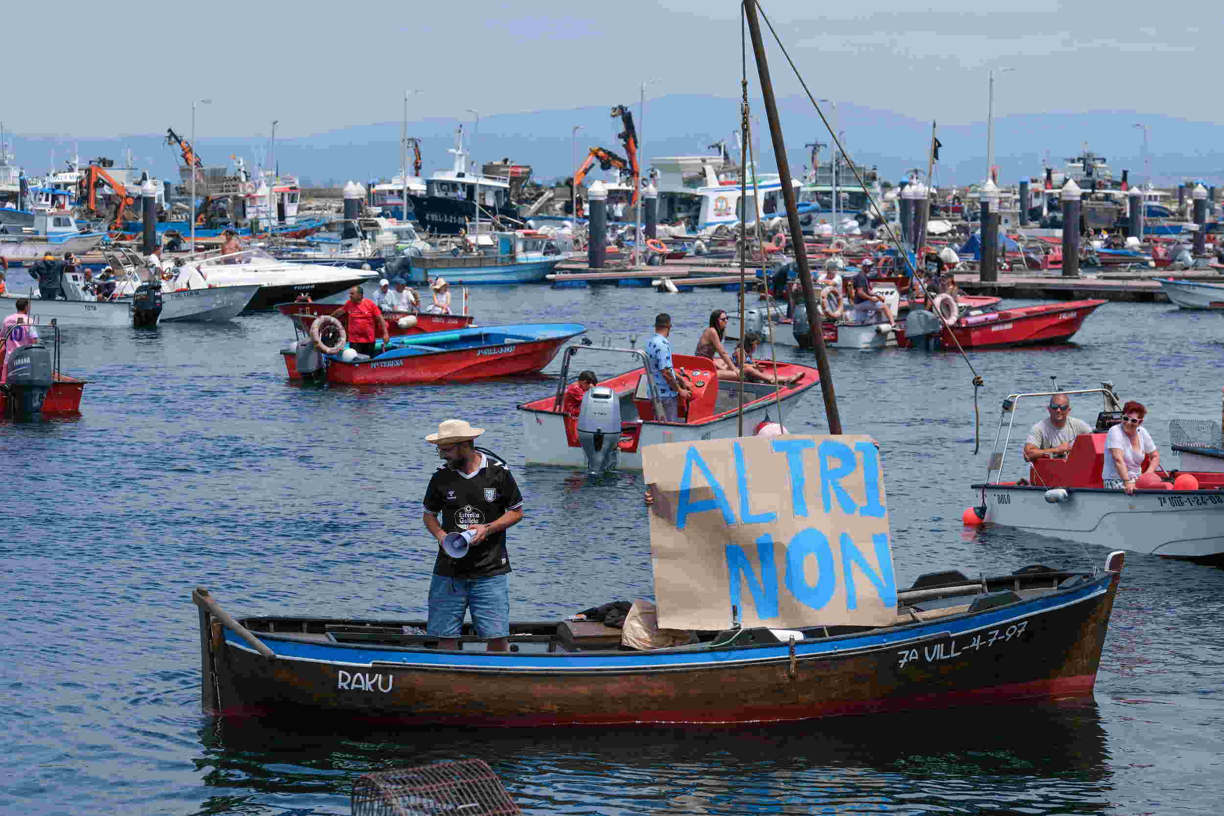 Manifestación contra Altri na Illa de Arousa