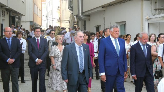 Antonio Martínez O Parapeta nunha procesión xunto a Telmo Martín Antonio Martínez O Parapeta nunha procesión xunto a Telmo Martín