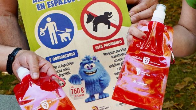 Depósitos y cartelería de la campaña 'Pipicán' Depósitos y cartelería de la campaña 'Pipicán'