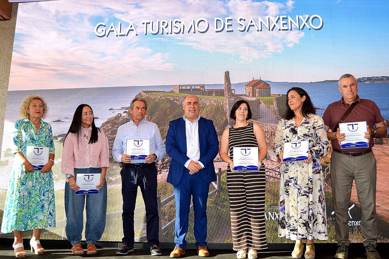 Entrega de distintivos en la I Gala de Turismo de Sanxenxo