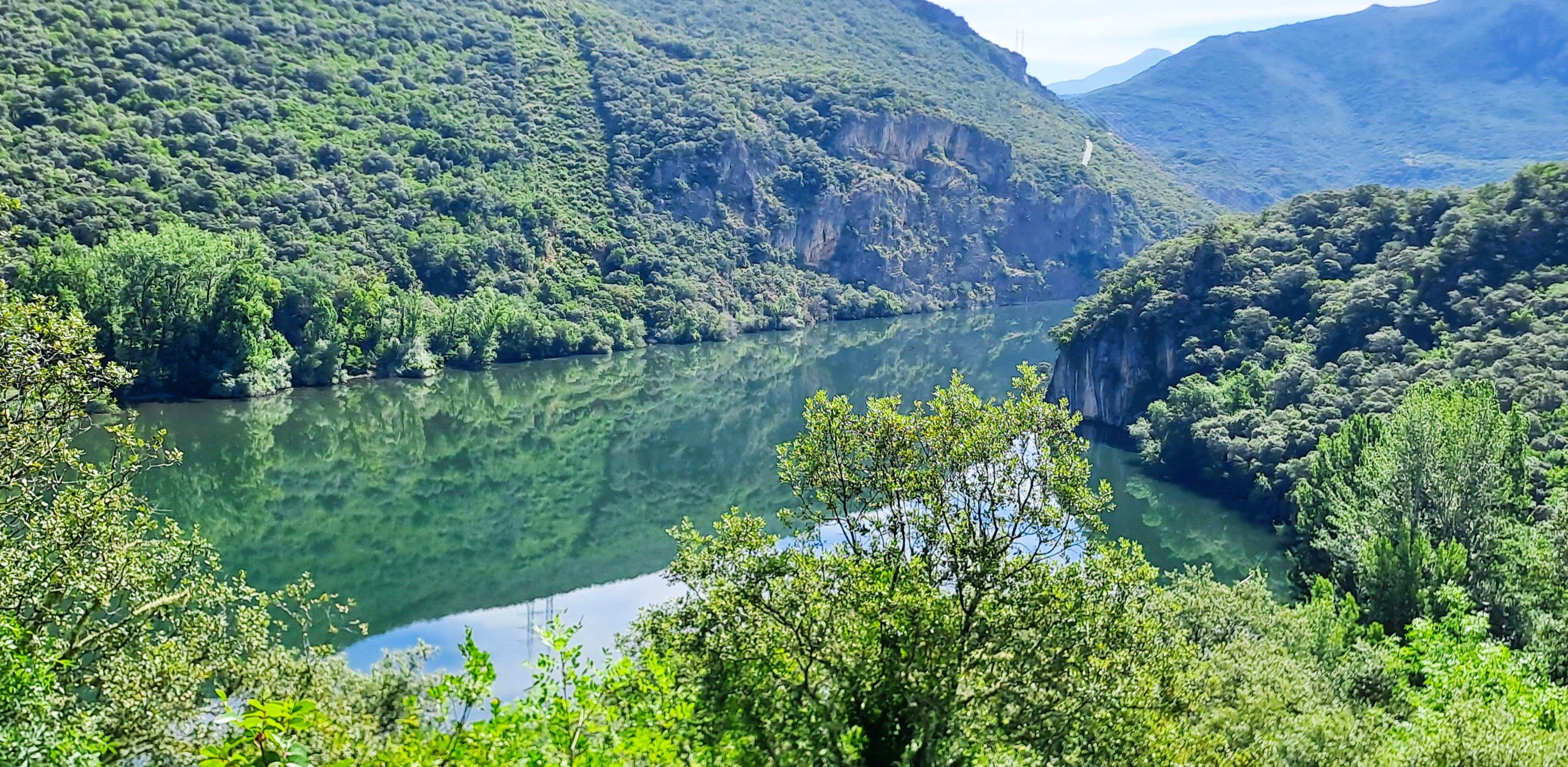 Paisaje junto al Sil Paisaje junto al Sil