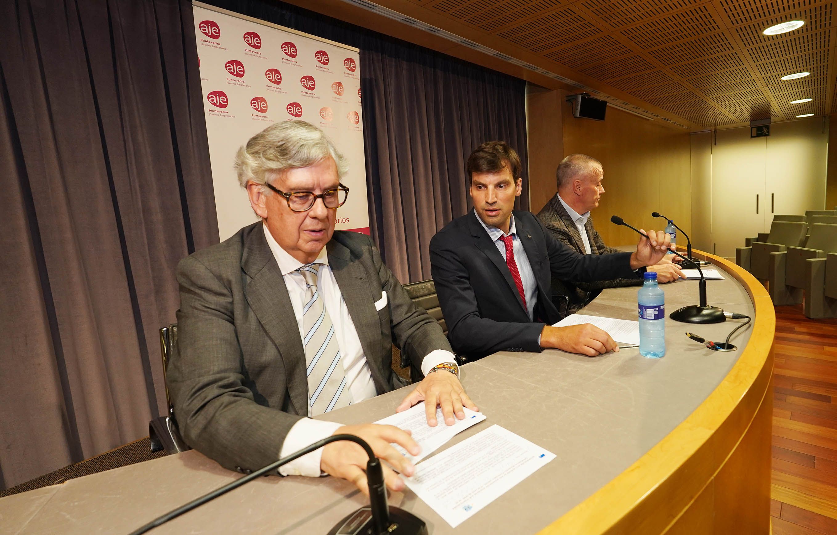 Presentación da nova Xunta Directiva de AJE Pontevedra 