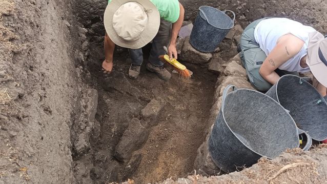 Excavación en el castro de Cantodorxo Excavación en el castro de Cantodorxo