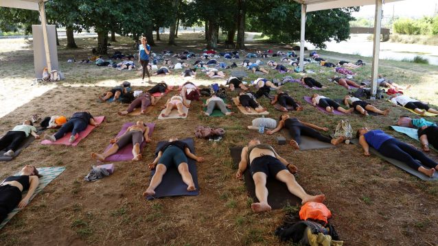 Celebración del Día Internacional del Yoga Celebración del Día Internacional del Yoga