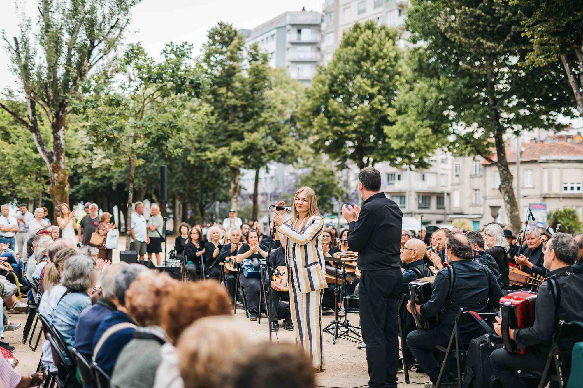 Eva Lantarón con Suso Vaamonde durante o concerto
