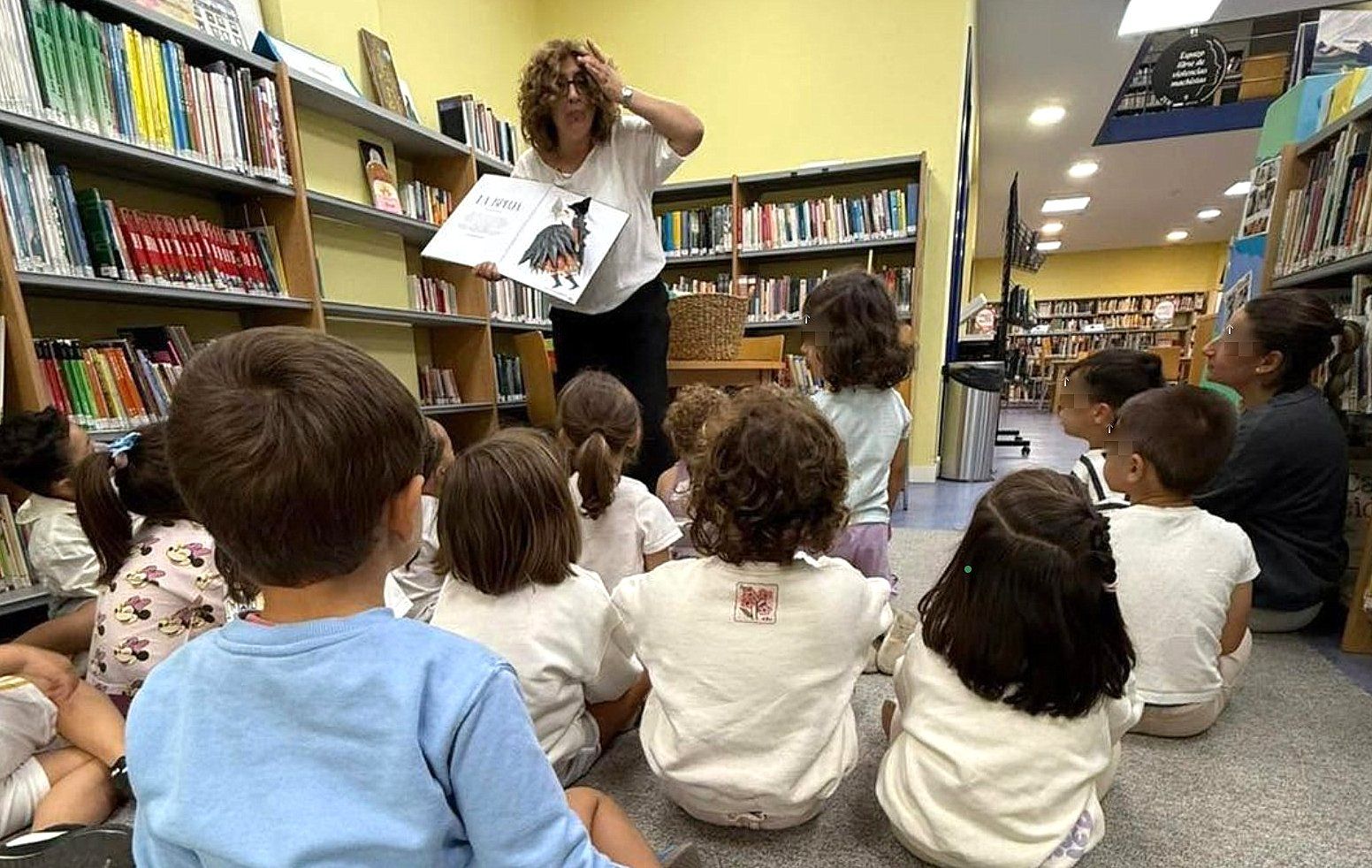Escolares en una actividad en Caldas Escolares en una actividad en Caldas