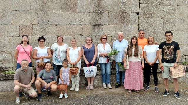 Veciñanza de Cerponzóns que recolleu herbas de San Xoán Veciñanza de Cerponzóns que recolleu herbas de San Xoán