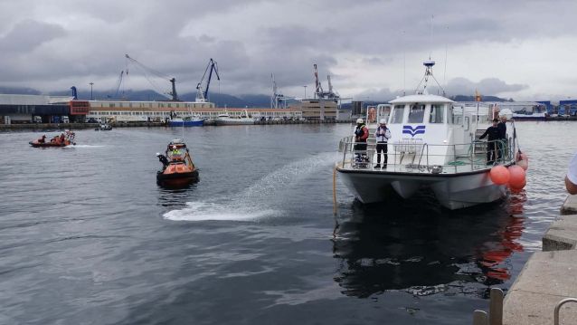 Simulacro de colisión de un buque de pasaje en la ría de Pontevedra