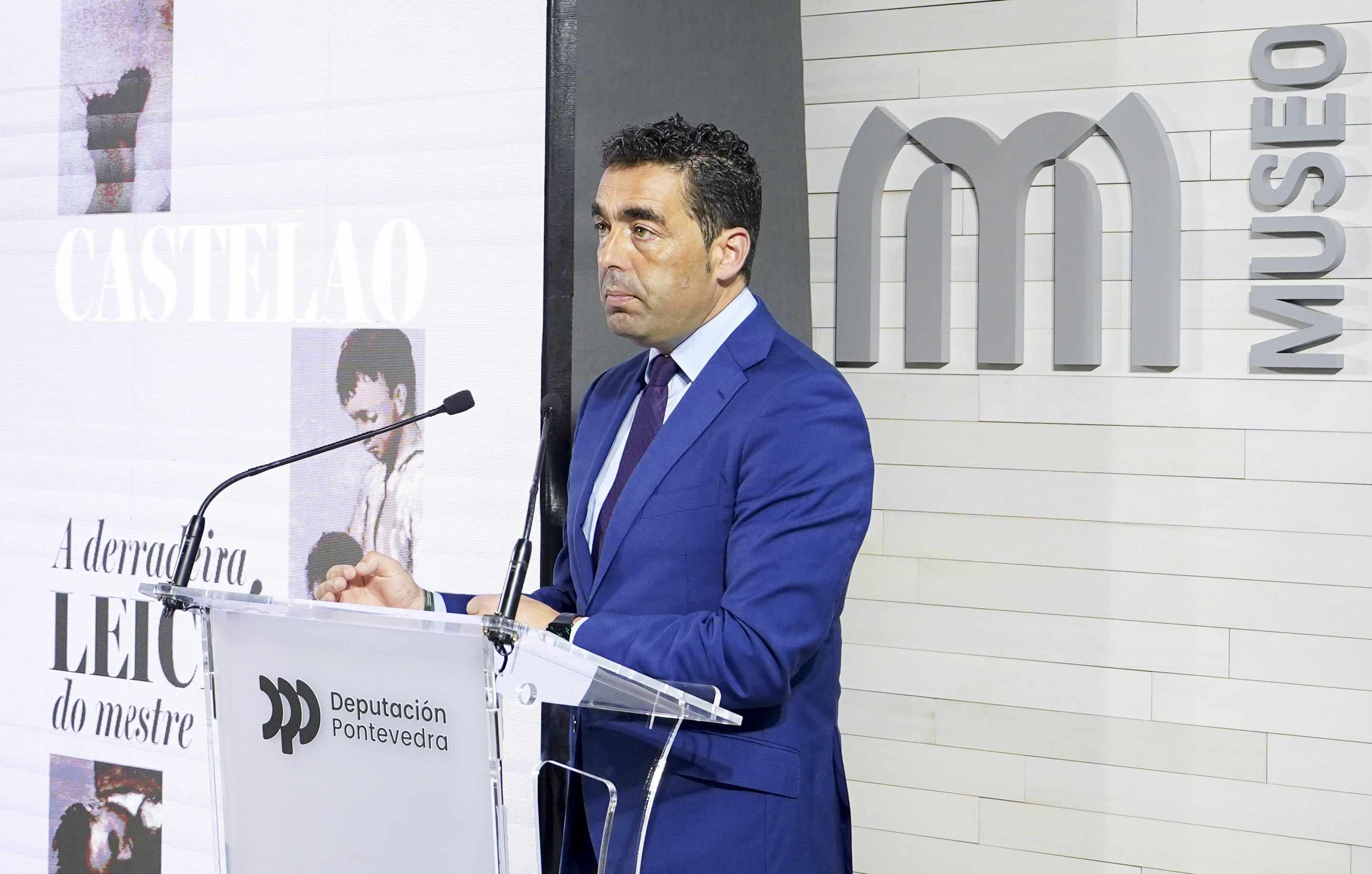 Luis López na apertura da exposición 'A Derradeira Leición do Mestre' no Museo de Pontevedra