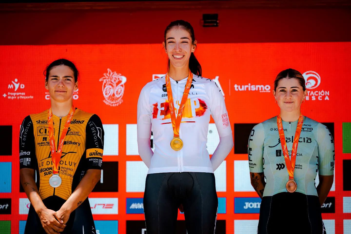 Tamara Seijas no podio do Campeonato de España contrarreloj