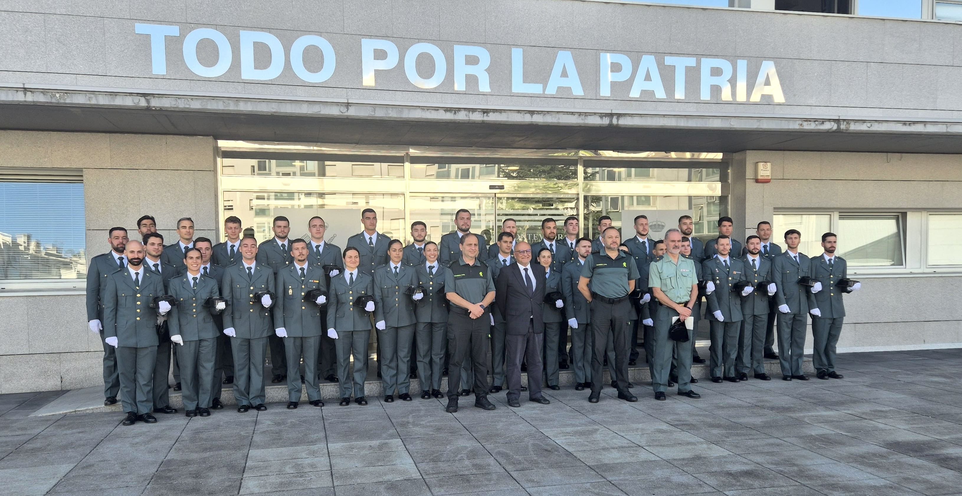 Nuevos guardias civiles alumnos en prácticas en la Comandancia de Pontevedra
