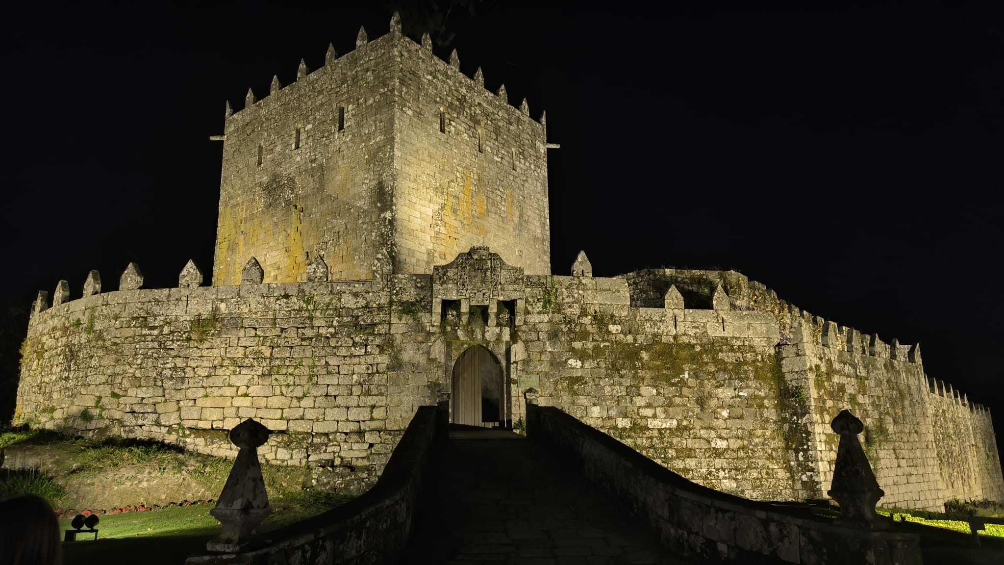 Iluminación monumental del Castillo de Soutomaior