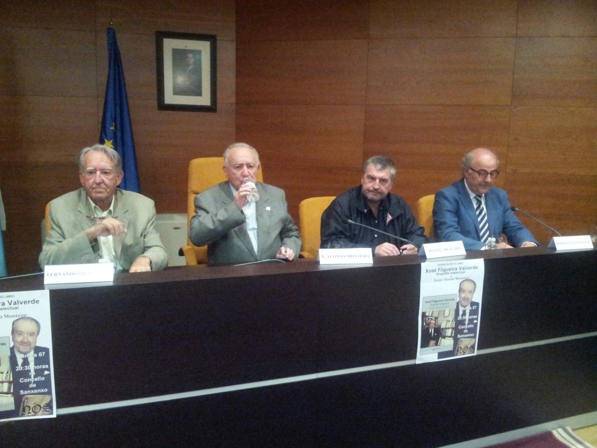 Presentación en Sanxenxo da biografía de Filgueira Valverde escrita por Alonso Montero