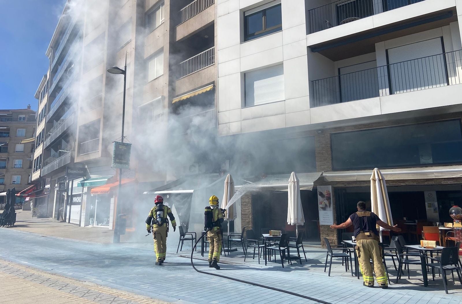Incendio en una heladería de Silgar