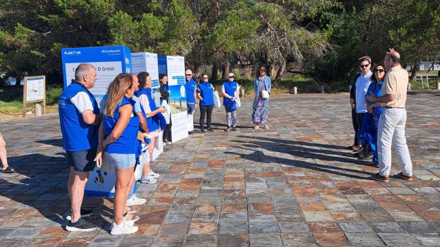 Presentación ante voluntariado participante na iniciativa de limpeza nos areais Presentación ante voluntariado participante na iniciativa de limpeza nos areais