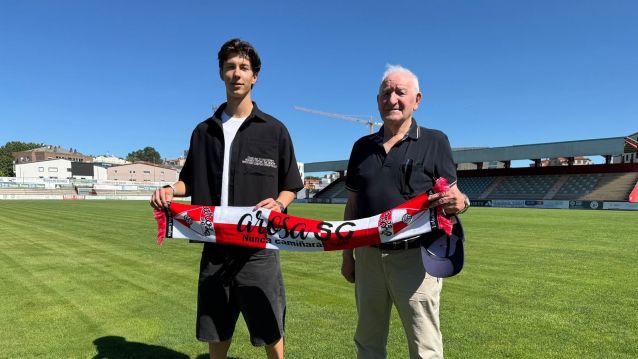 Antón Pérez, nuevo jugador del Arosa Antón Pérez, nuevo jugador del Arosa