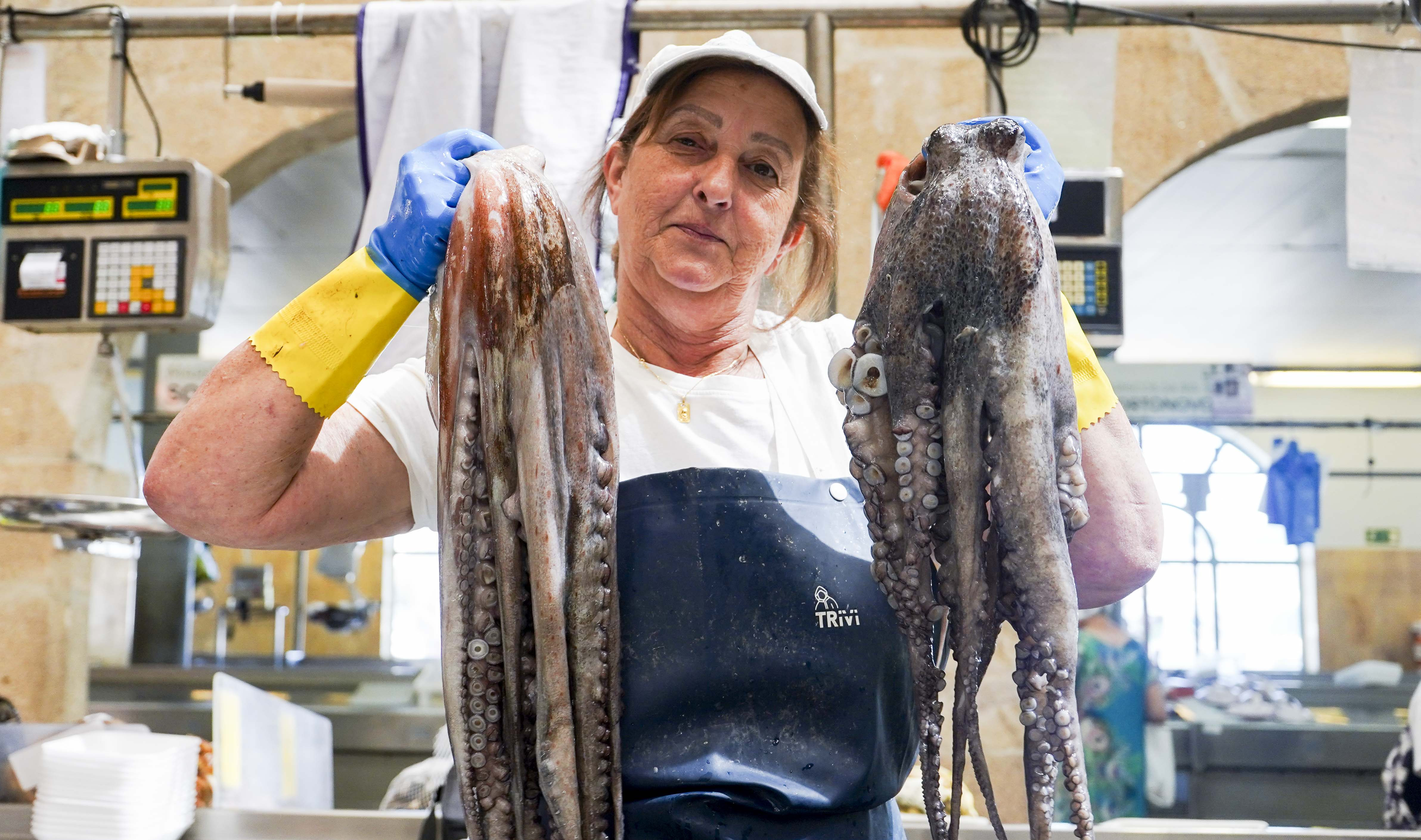 Empeza a campaña de polbo e nécora no mercado de Pontevedra