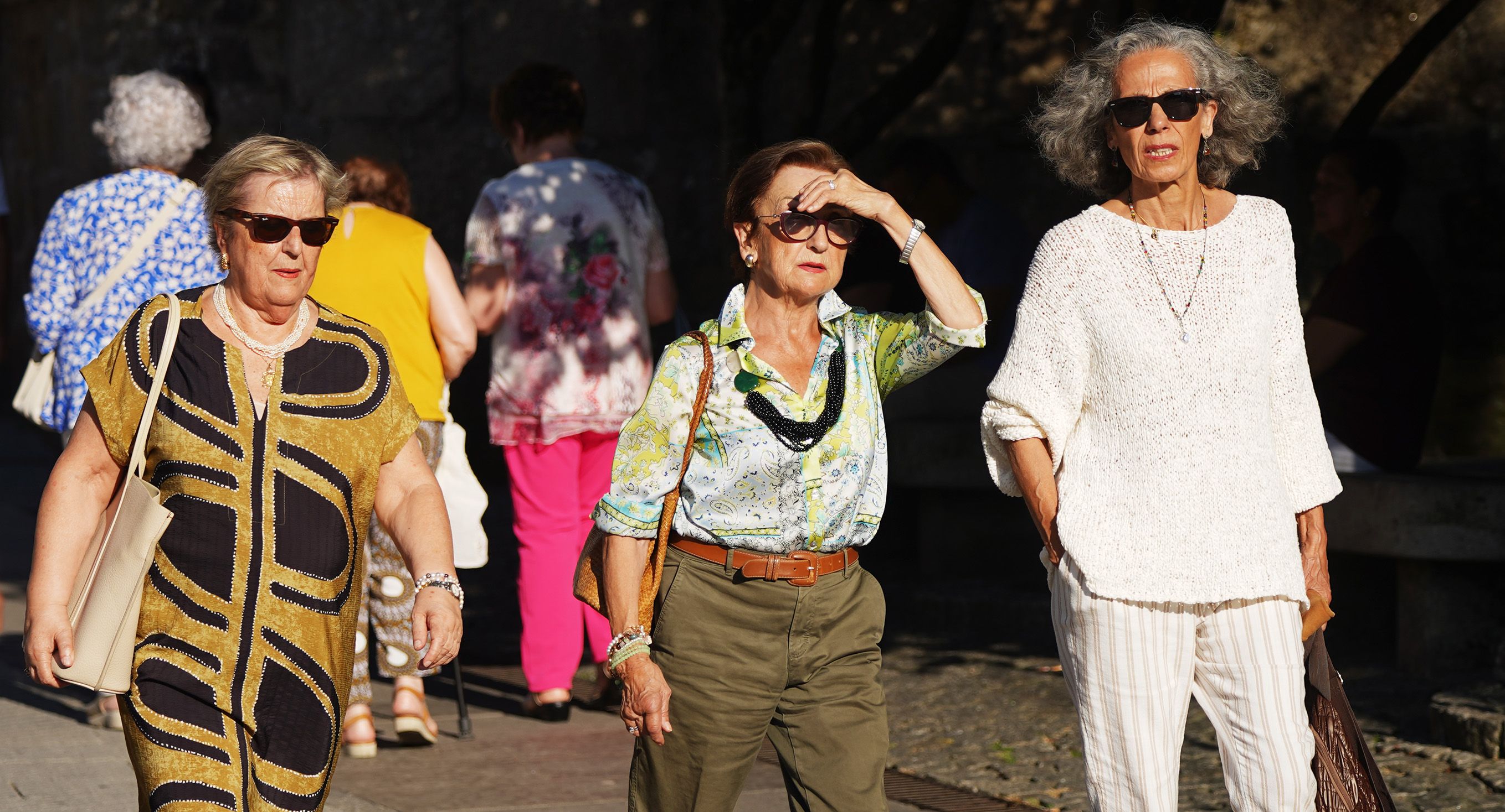 Gente por Pontevedra en plena ola de calor