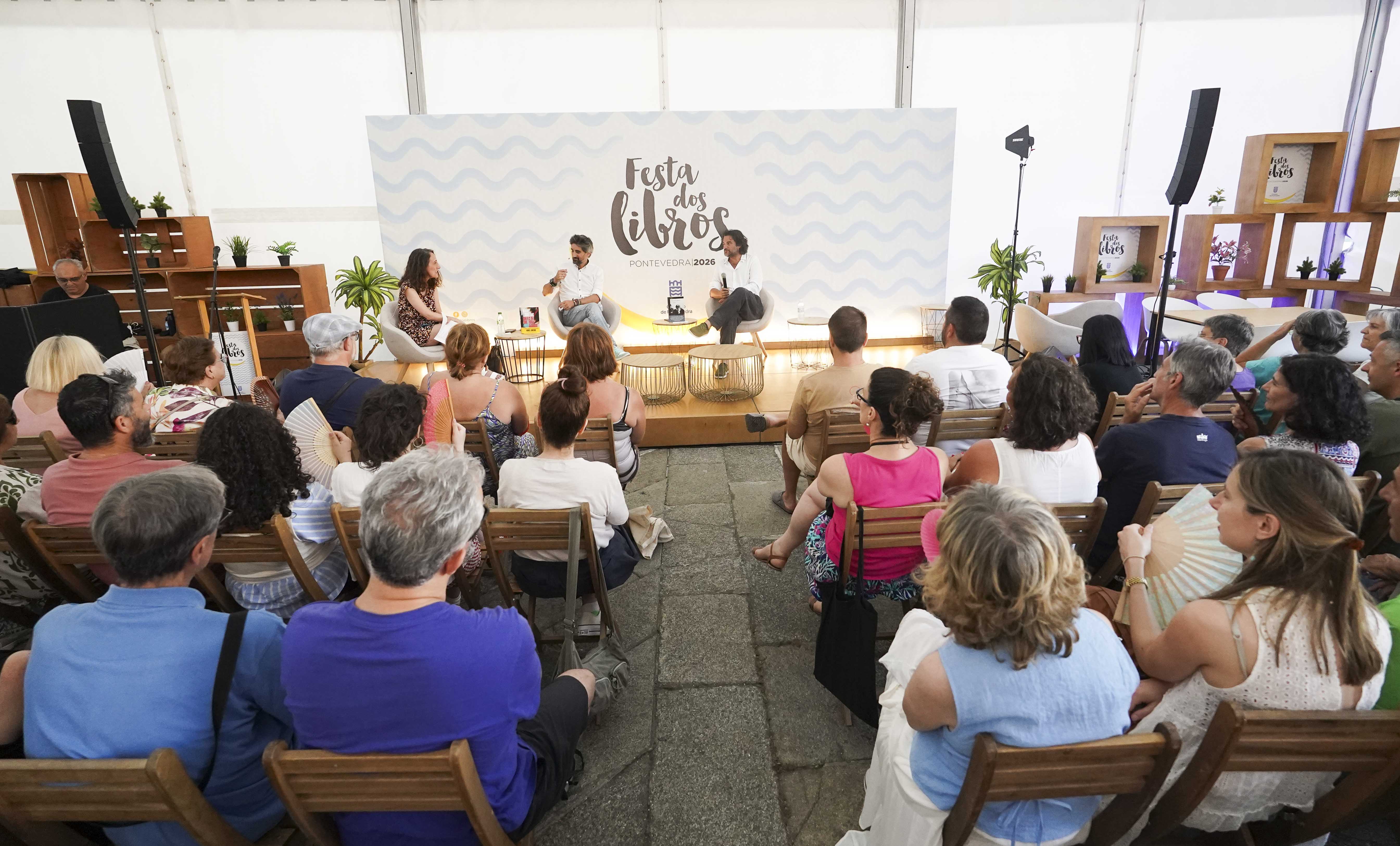 Manuel Jabois y Manuel Loureiro en la Festa dos Libros