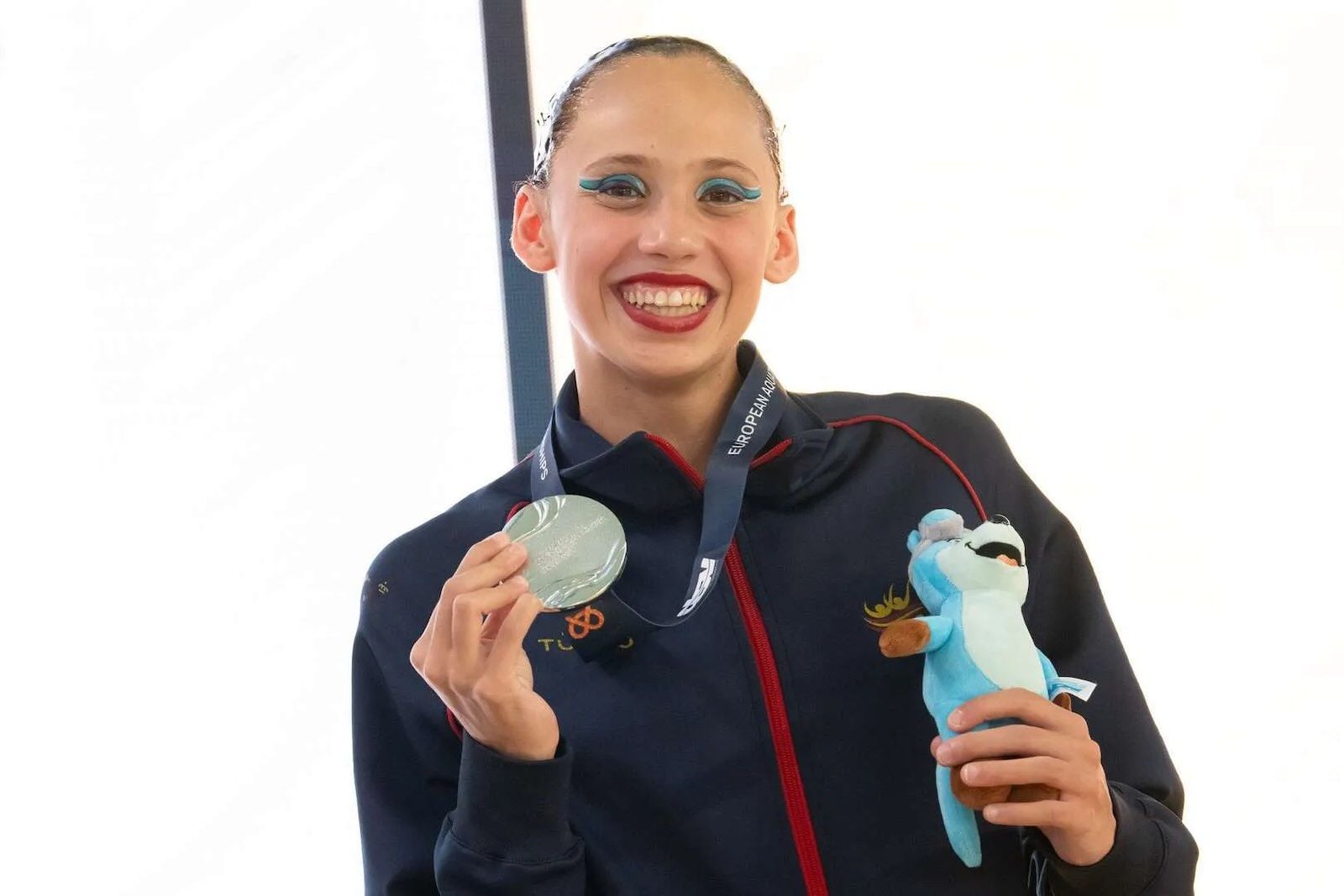 Daniela Suárez con una de sus medallas de plata en el Europeo de Munich