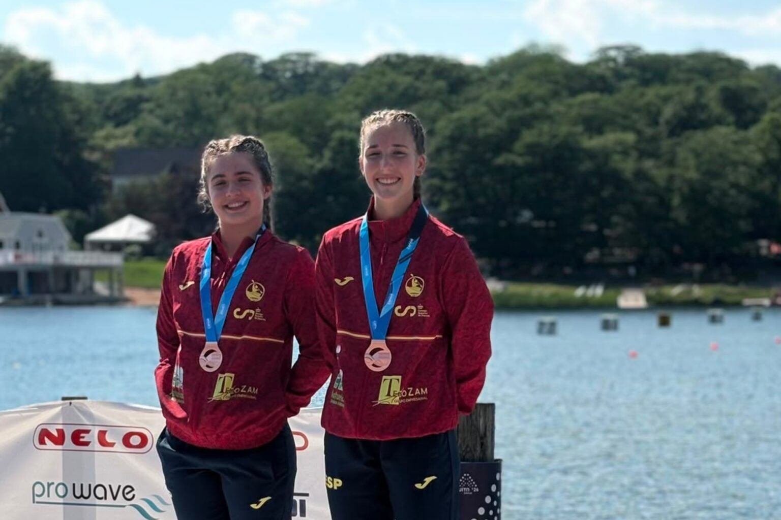 Alba Lago coa súa medalla de bronce no Mundial de Halifax