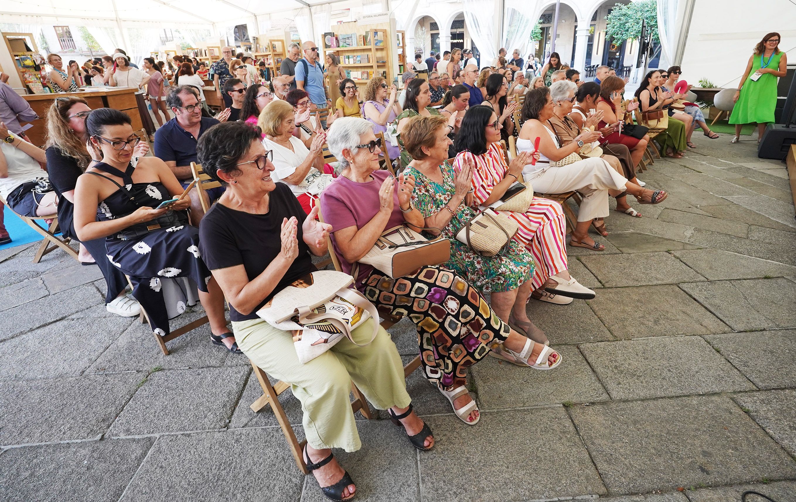 Arantza Portabales, en la Festa dos Libros de Pontevedra Arantza Portabales, en la Festa dos Libros de Pontevedra