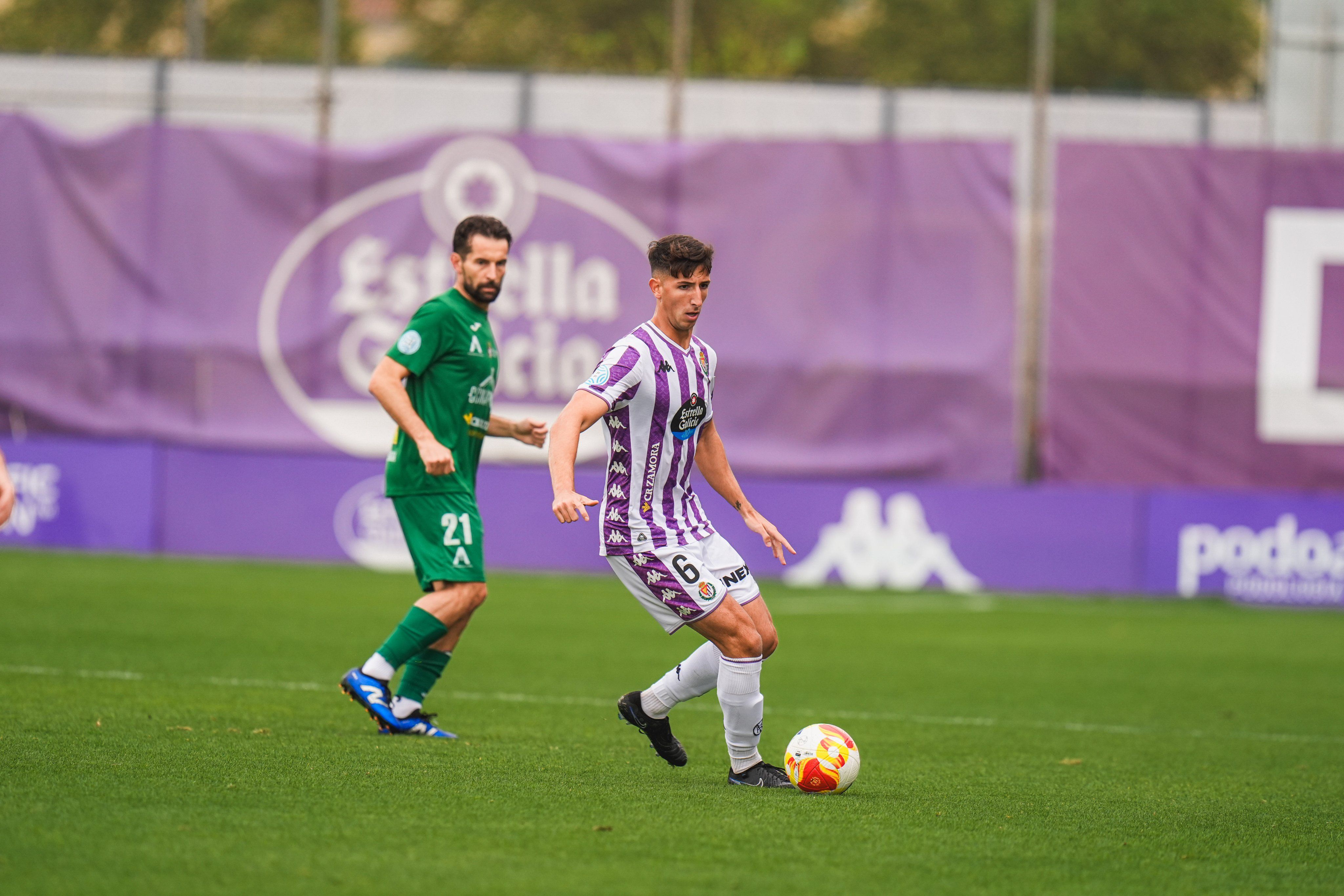 Iker Ivorra nun partido co Valladolid Promesas