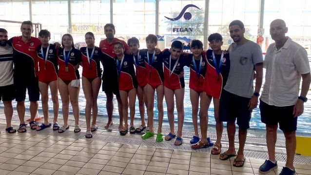 Equipo infantil del CW Pontevedra en el Campeonato Gallego Equipo infantil del CW Pontevedra en el Campeonato Gallego
