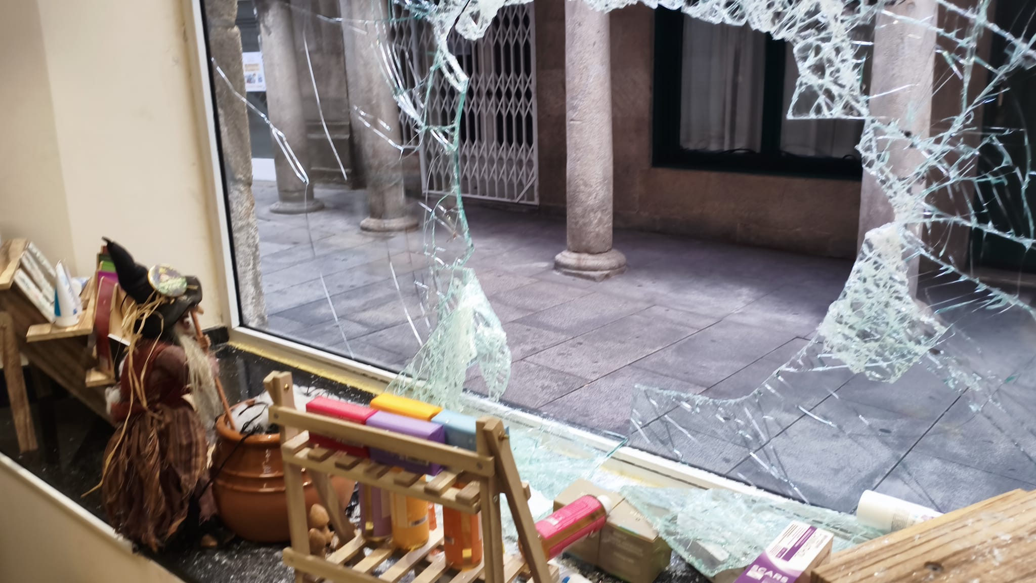 Estado de HerbaMeiga tras el segundo robo perpetrado en el local